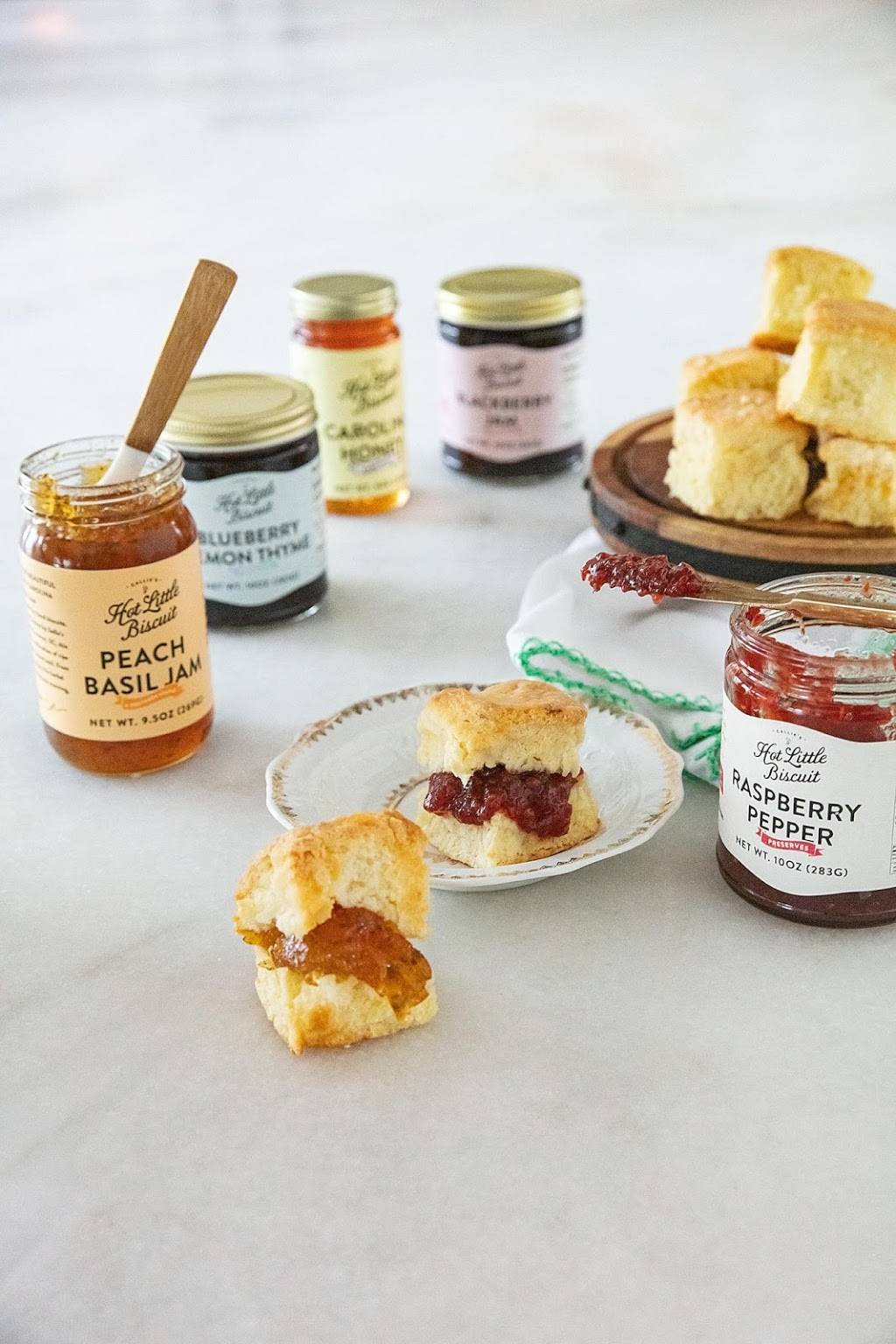 Callies Hot Little Biscuit HQ | restaurant | 1895 Ave F, North Charleston, SC 29405, USA | 8435771198 OR +1 843-577-1198