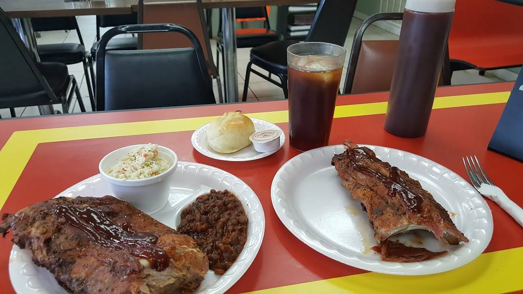 Down Home Bar B Q | restaurant | 999 Bloomfield Rd, Bardstown, KY 40004, USA | 5023490624 OR +1 502-349-0624