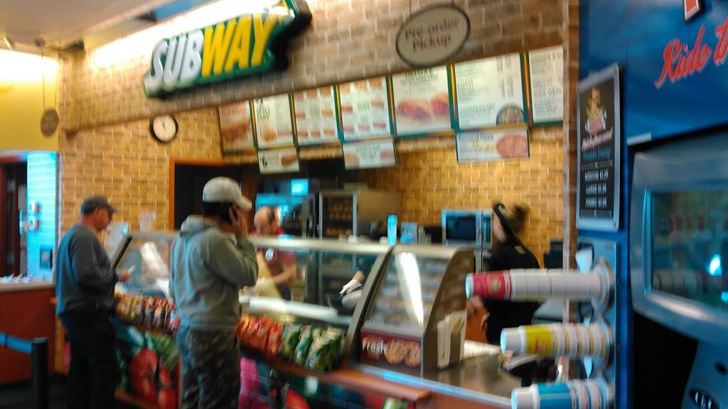 Subway Restaurants | restaurant | 300 W Sandusky St, Fredericktown, OH 43019, USA | 7406946680 OR +1 740-694-6680