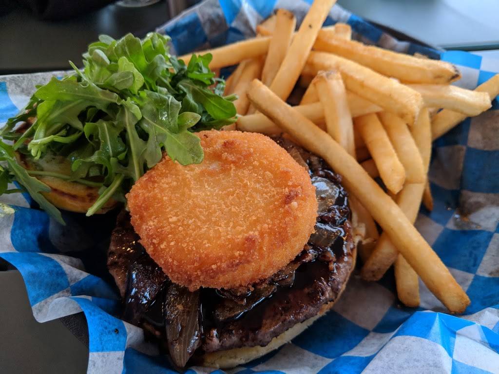 Fifth Avenue Streatery | restaurant | 846 E 5th Ave, Mt Dora, FL 32757, USA | 3527203328 OR +1 352-720-3328