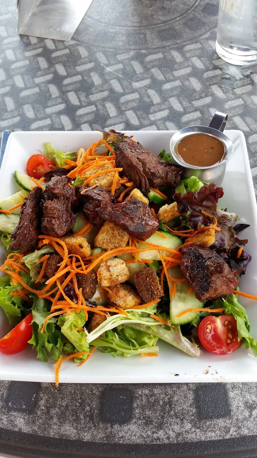 Deck House Sports Tavern | restaurant | 930 Roosevelt Trail, Windham, ME 04062, USA | 2078921324 OR +1 207-892-1324