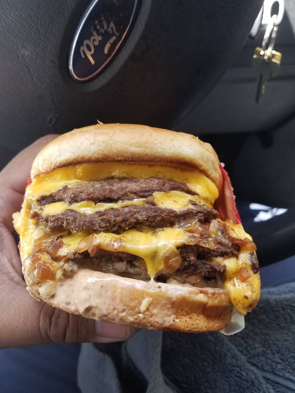 In-N-Out Burger | restaurant | 600 N Sepulveda Blvd, Los Angeles, CA 90045, USA | 8007861000 OR +1 800-786-1000