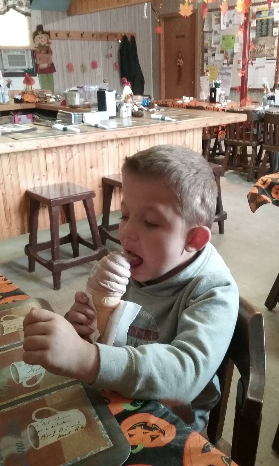 Northside Cafe | restaurant | 1300-1324 WI-102, Rib Lake, WI 54470, USA | 7154270220 OR +1 715-427-0220