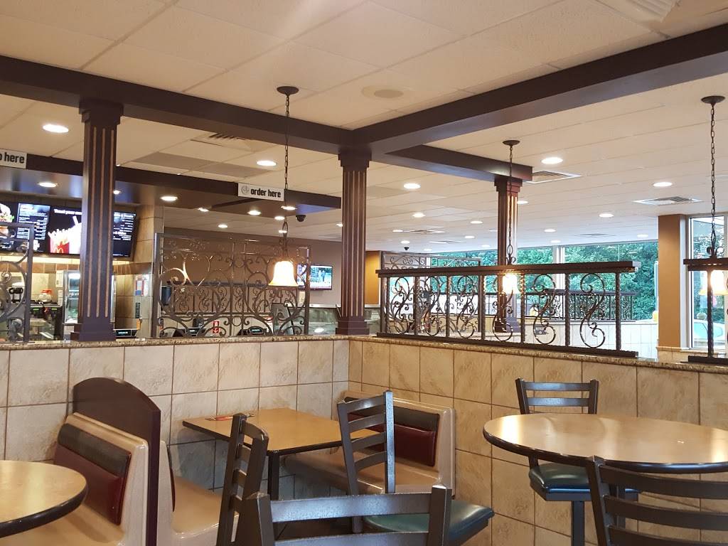 McDonalds | cafe | 2900 Reynolda Rd, Winston-Salem, NC 27106, USA | 3367231396 OR +1 336-723-1396