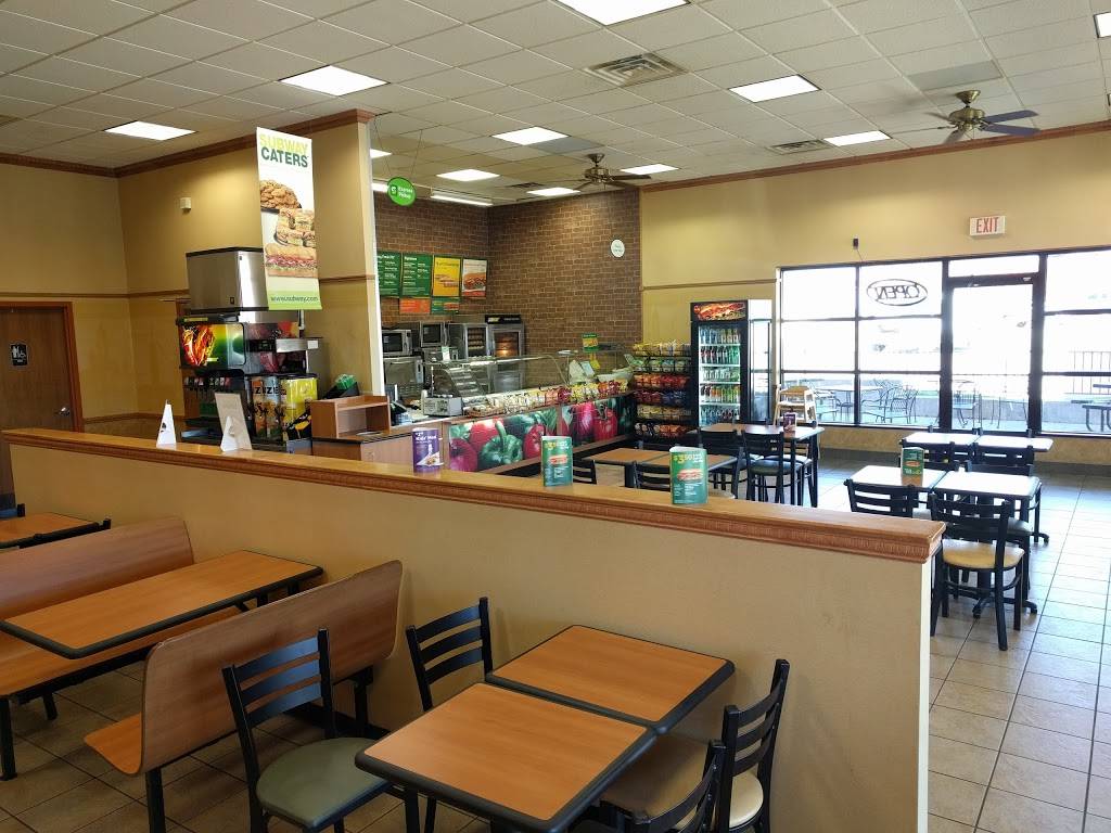 Subway | restaurant | 905 Eastland Dr, Jefferson City, MO 65101, USA | 5736350457 OR +1 573-635-0457