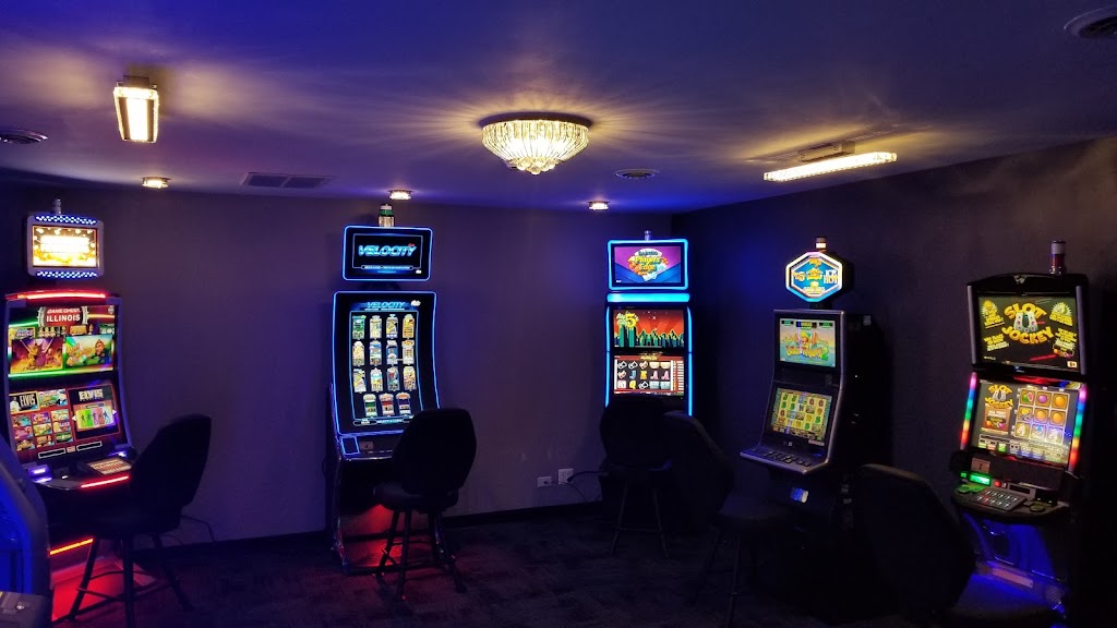 Gracies Wine Bar & Gaming Cafe | restaurant | 3642 147th St, Midlothian, IL 60445, USA | 7083884744 OR +1 708-388-4744