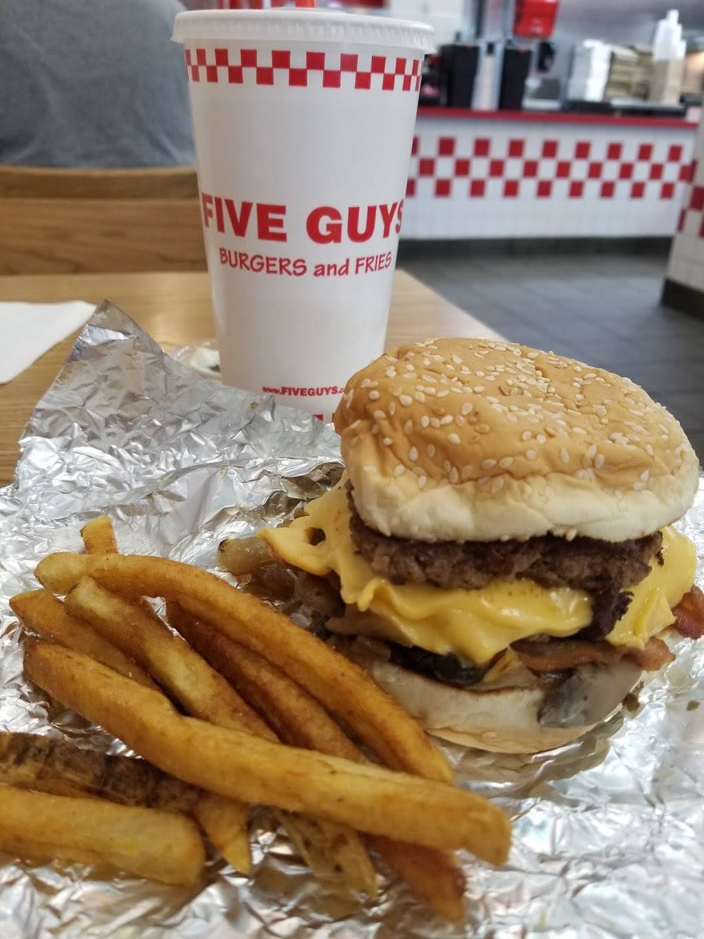 Five Guys | meal takeaway | 112 RHL Blvd, Charleston, WV 25309, USA | 3047442709 OR +1 304-744-2709