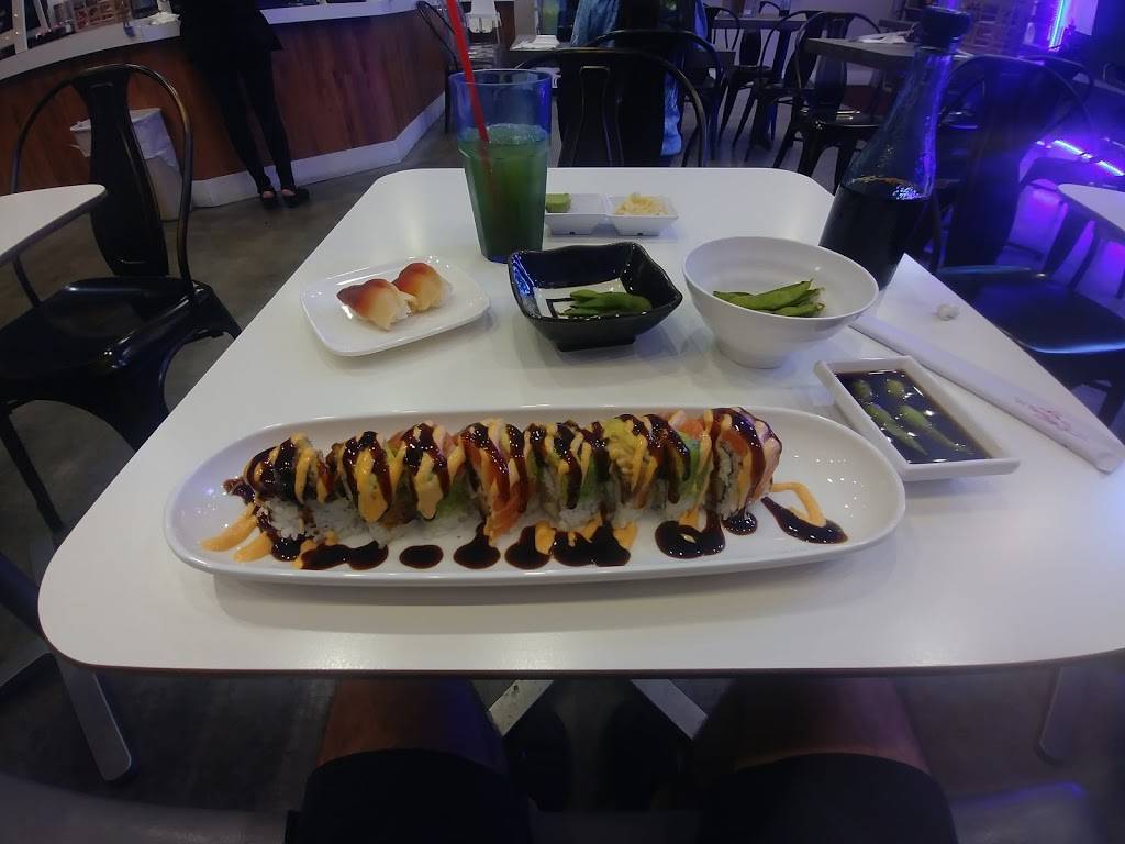 Rollin Sushi Café | restaurant | 140 W Center Street Promenade, Anaheim, CA 92805, USA | 6572309060 OR +1 657-230-9060
