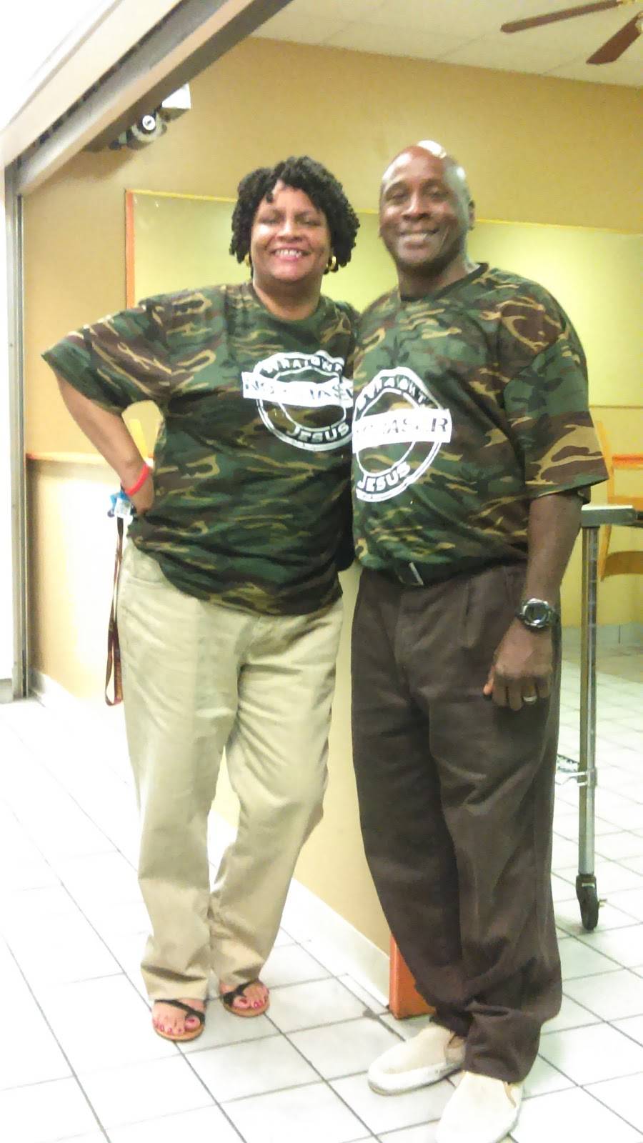 Hawks Fish & BBQ | restaurant | 3050 Williamsburg Rd, Henrico, VA 23231, USA | 8042228700 OR +1 804-222-8700