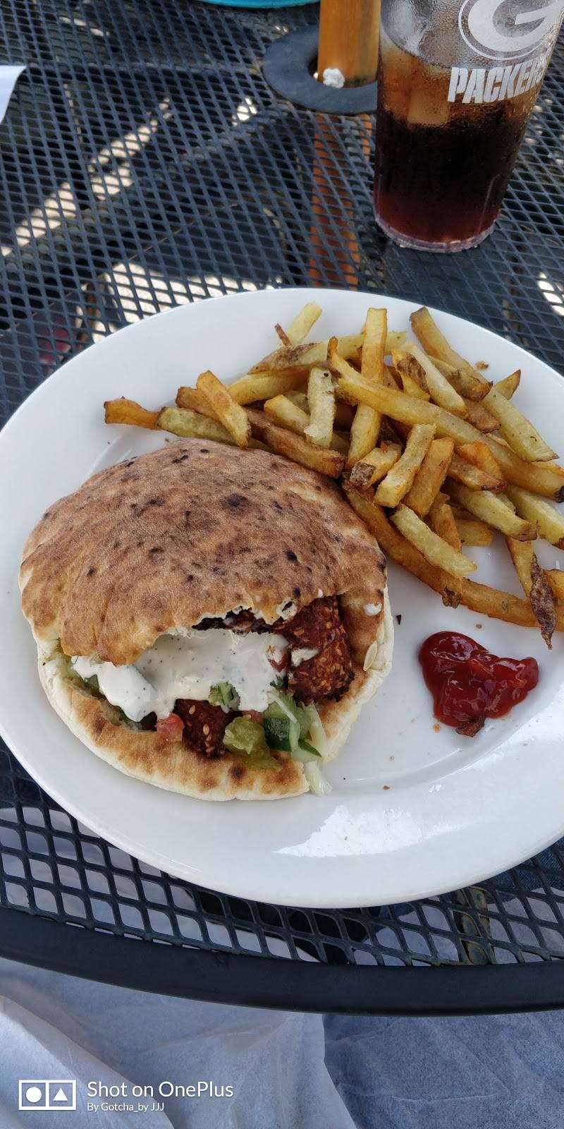 Falafel Guys | restaurant | 105 W Freistadt Rd, Mequon, WI 53092, USA | 2623024122 OR +1 262-302-4122