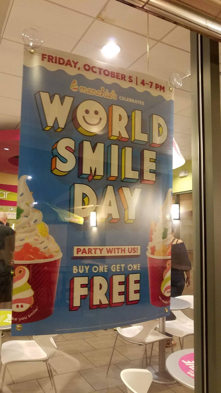 Menchies Frozen Yogurt | bakery | 5617 Paseo Del Norte Ste 120, Carlsbad, CA 92008, USA | 7609291000 OR +1 760-929-1000