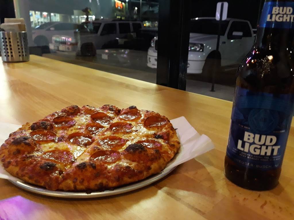 D6 Pizza | restaurant | 15555 Main St ste d6, Hesperia, CA 92345, USA | 7609488877 OR +1 760-948-8877