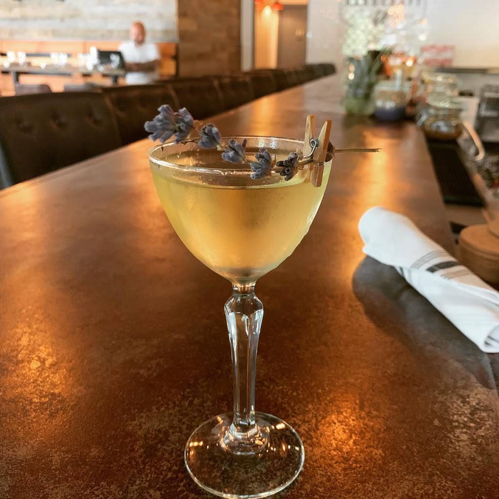 Handcraft Kitchen & Cocktails | restaurant | 735 Coleman Blvd, Mt Pleasant, SC 29464, USA | 8439728060 OR +1 843-972-8060