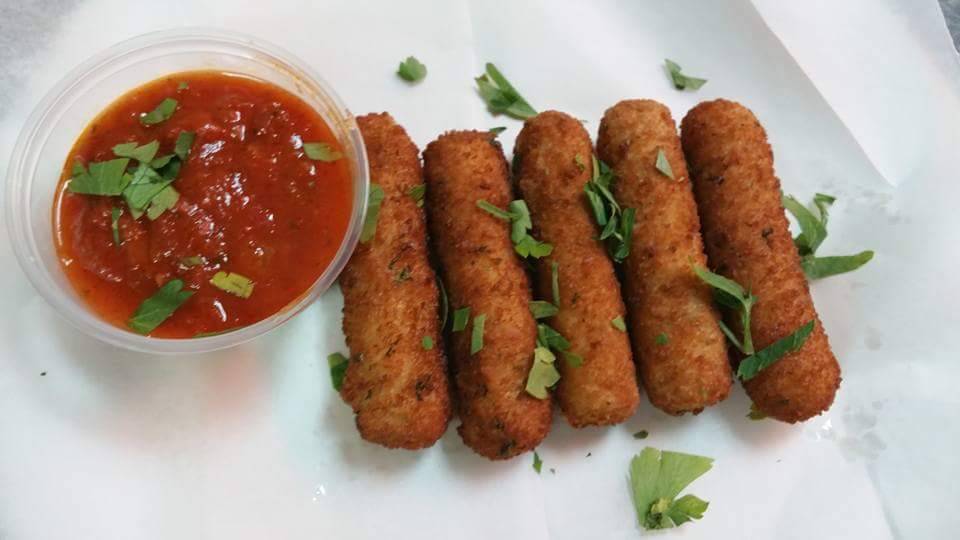 Selvinos Pizza | meal delivery | 5711 Bowden Rd #7, Jacksonville, FL 32216, USA | 9047397900 OR +1 904-739-7900