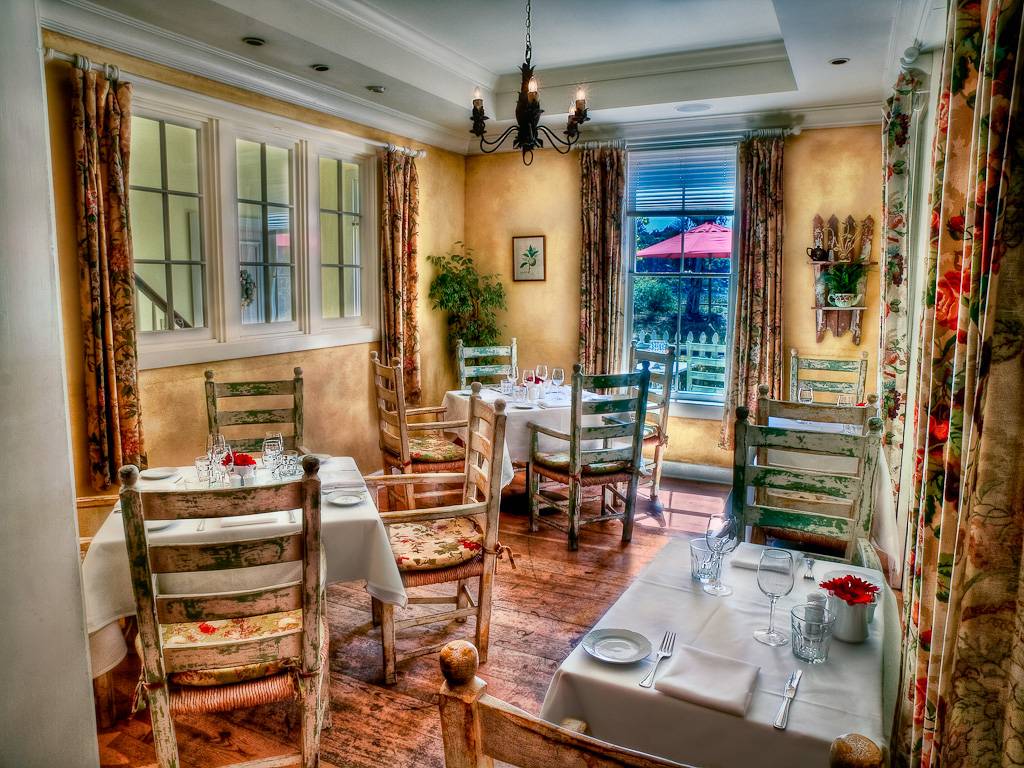 Stella Mares | restaurant | 50 Los Patos Way, Santa Barbara, CA 93108, USA | 8059696705 OR +1 805-969-6705
