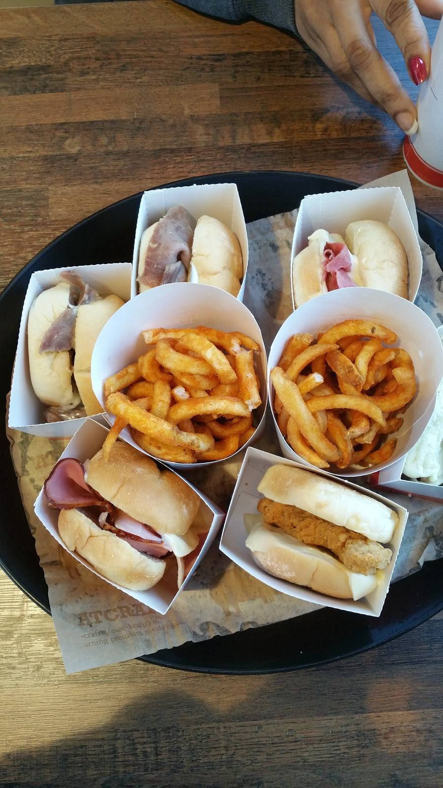 Arbys | restaurant | 712 Desoto Cove, Horn Lake, MS 38637, USA | 6623493244 OR +1 662-349-3244