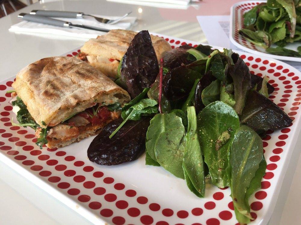 Posh Café | cafe | 1620 Wilshire Blvd, Santa Monica, CA 90403, USA | 3103108209 OR +1 310-310-8209