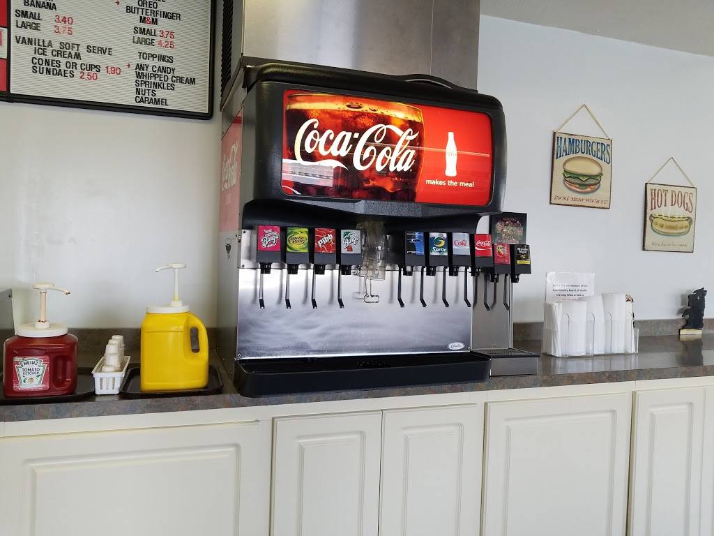 Dog Shed | restaurant | 506 N Main St, Walton, IN 46994, USA | 5746262717 OR +1 574-626-2717