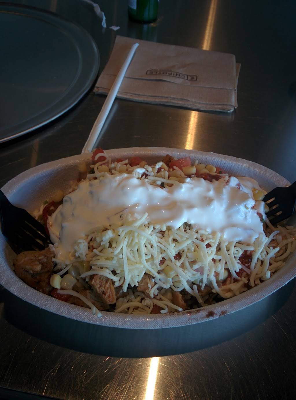 Chipotle Mexican Grill | restaurant | 501 W 75th St, Kansas City, MO 64114, USA | 8168228820 OR +1 816-822-8820