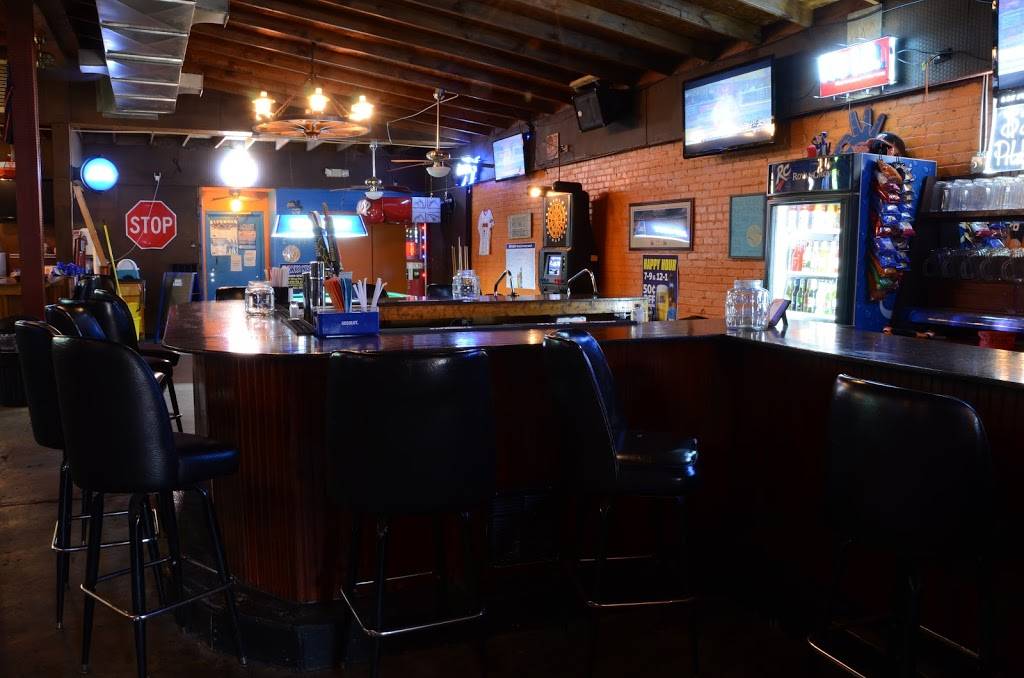 The Hawks Nest | restaurant | 105 Church St, Martin, TN 38237, USA | 7312817100 OR +1 731-281-7100