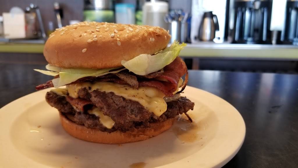 Slingers | restaurant | 1059 Gravois Rd, Fenton, MO 63026, USA | 6363431916 OR +1 636-343-1916