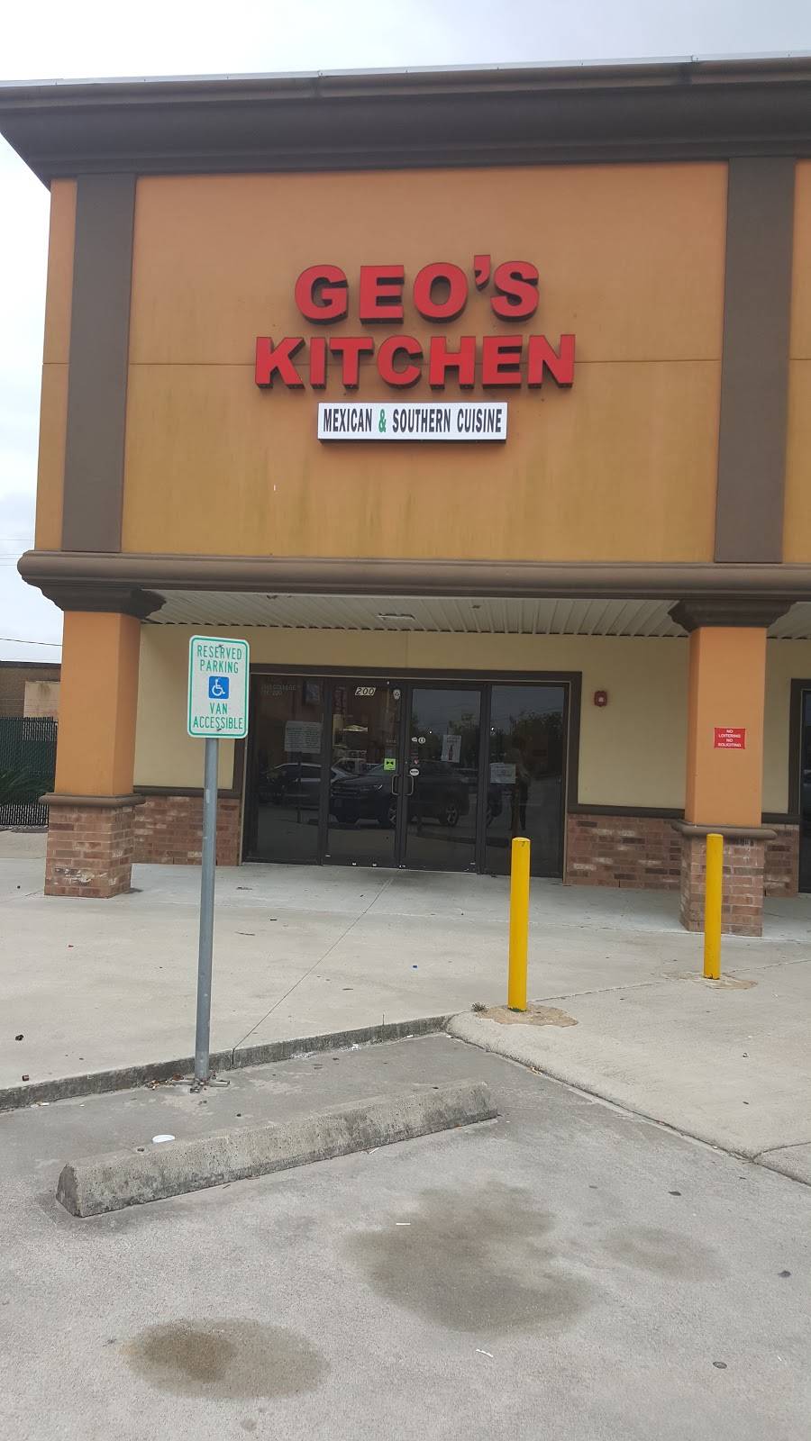 Geos Kitchen Mexican & Southern Cuisine | restaurant | 2949 College St suite 200, Beaumont, TX 77701, USA | 4093478080 OR +1 409-347-8080