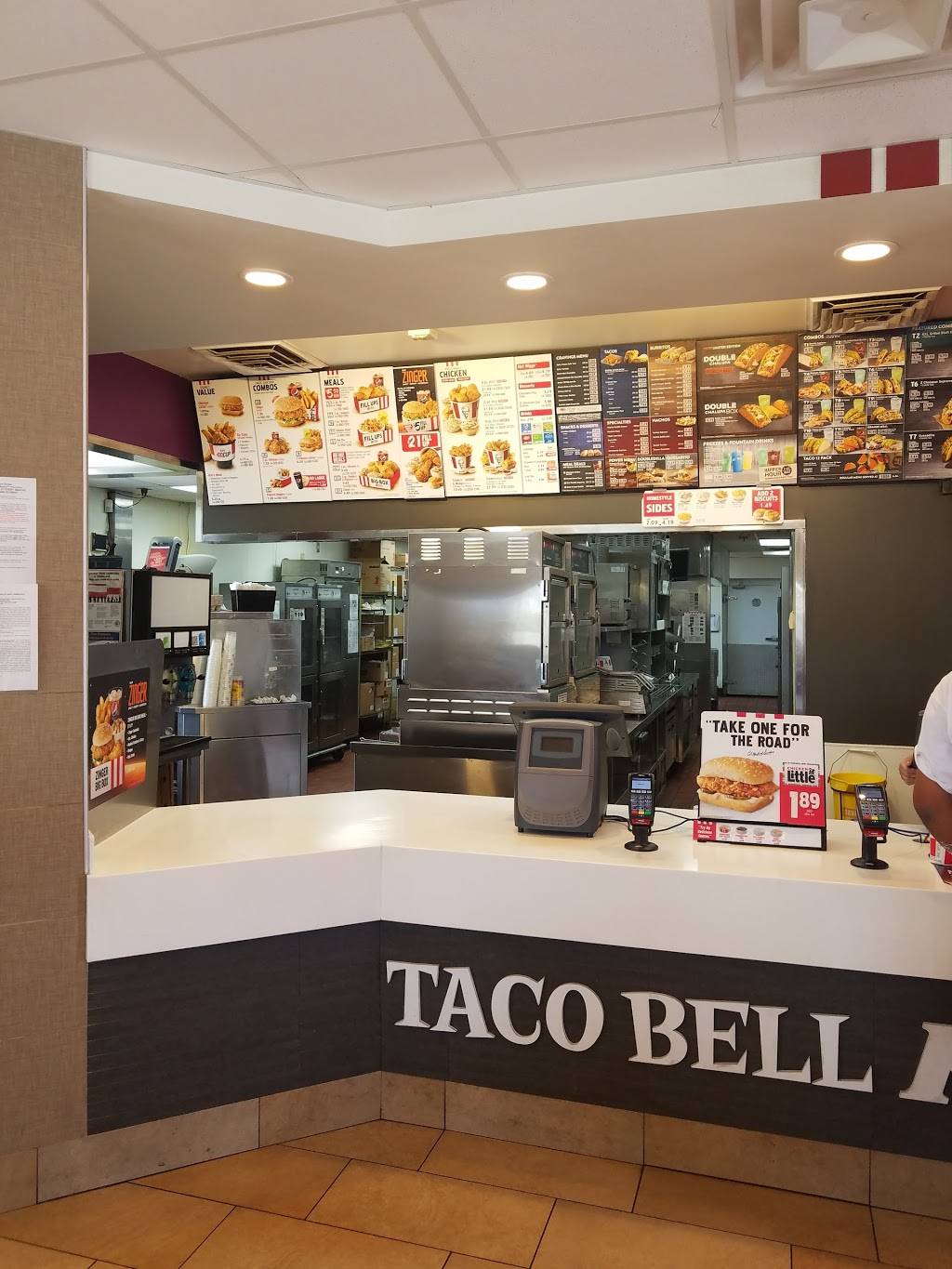 KFC | restaurant | 7541 W Thunderbird Road, Peoria, AZ 85381, USA | 4807392914 OR +1 480-739-2914