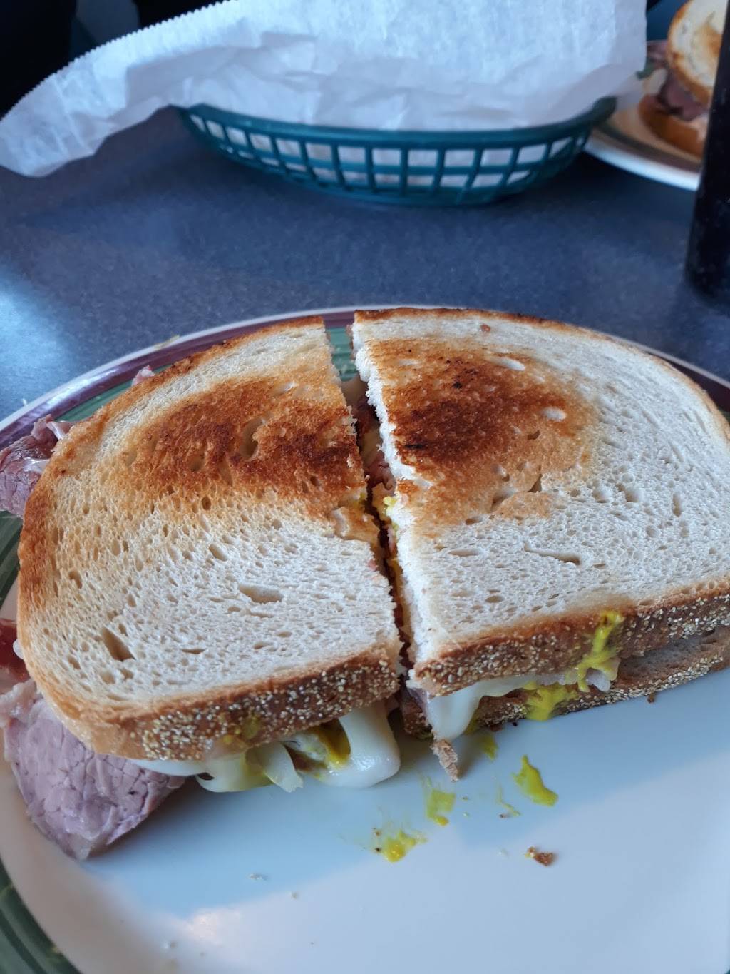 House of Reuben | restaurant | 7850 Metro Pkwy, Sterling Heights, MI 48312, USA | 5869772700 OR +1 586-977-2700