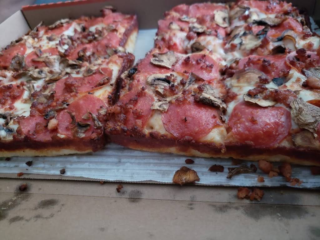 Little Caesars | meal takeaway | 3560 Lake Shore Blvd W, Etobicoke, ON M8W 1N6, Canada | 4162558884 OR +1 416-255-8884