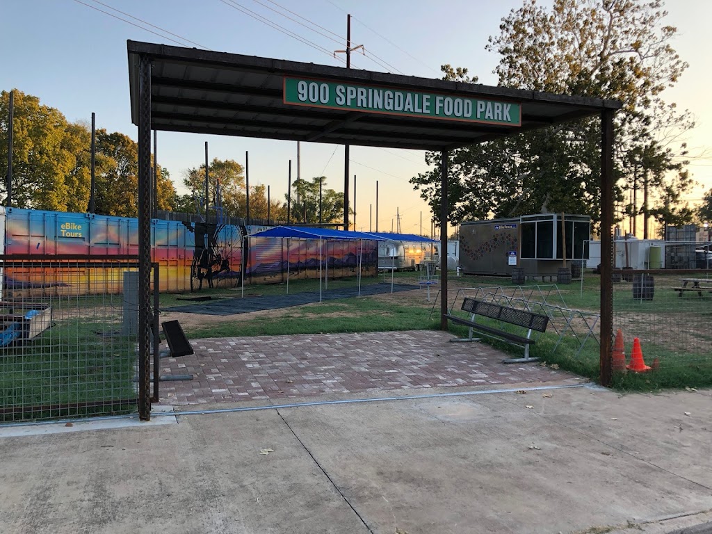 900 Springdale Food Park | restaurant | 900 Springdale Rd, Austin, TX 78702, USA | 5124767433 OR +1 512-476-7433