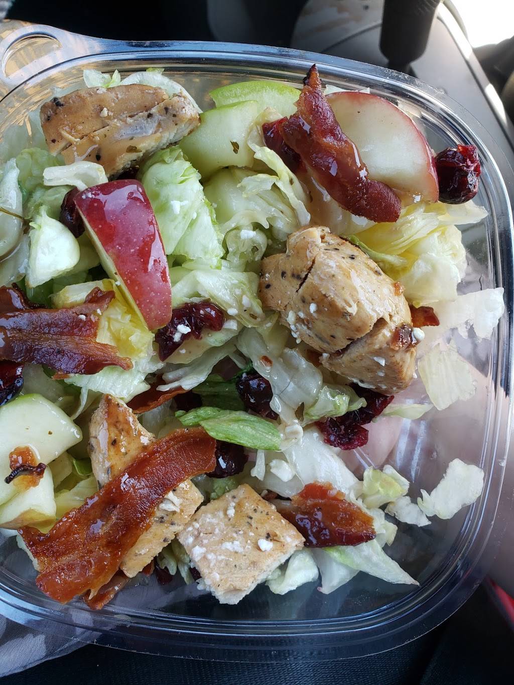 Wendys | restaurant | 636 Grassfield Pkwy, Chesapeake, VA 23322, USA | 7575481827 OR +1 757-548-1827