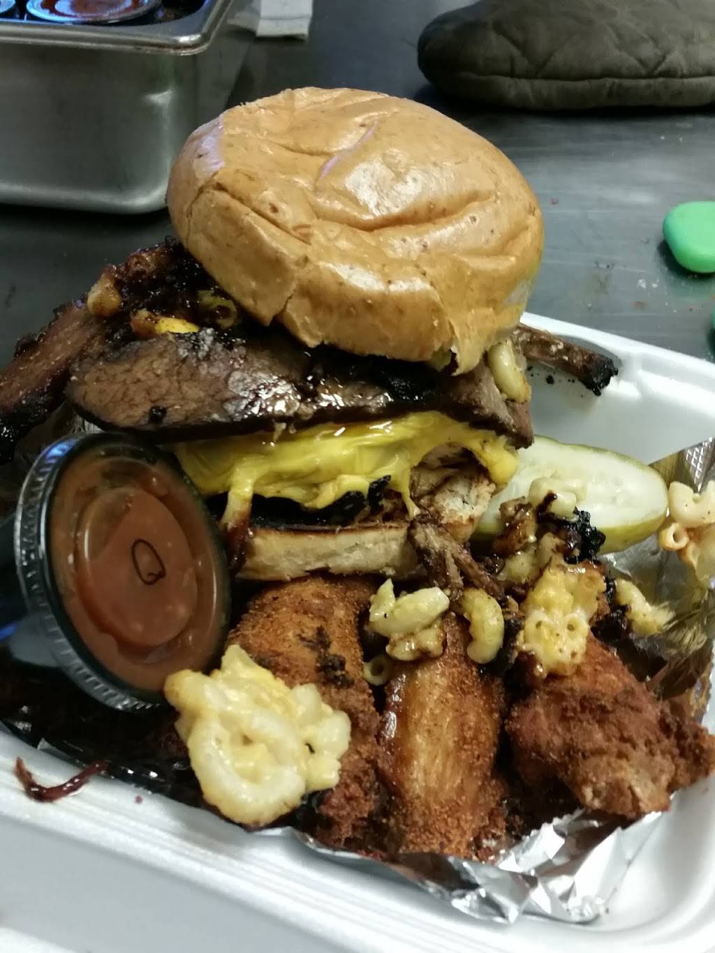 Corporal Dee BBQ | restaurant | 16 Marchwood Rd, Exton, PA 19341, USA | 6105941832 OR +1 610-594-1832