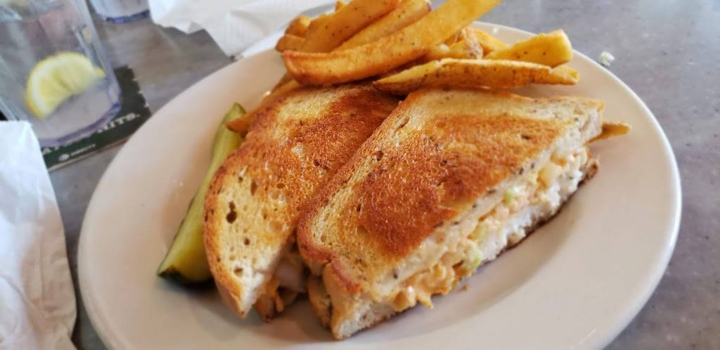 Daiquiri Deck Island of Venice | restaurant | 300 W Venice Ave, Venice, FL 34285, USA | 9414880649 OR +1 941-488-0649