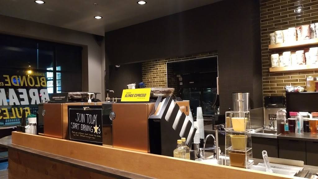 Starbucks | cafe | 6537 S 27th St A, Franklin, WI 53132, USA | 4143047208 OR +1 414-304-7208