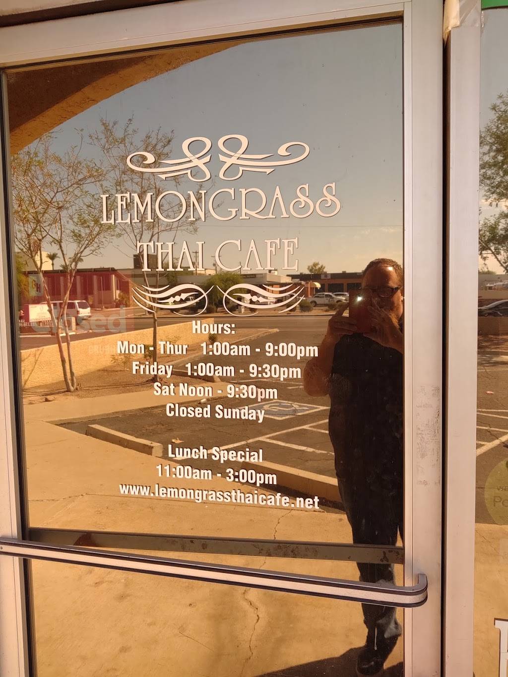 Lemongrass Thai Cafe | restaurant | 818 W Broadway Rd, Tempe, AZ 85282, USA | 4809679121 OR +1 480-967-9121
