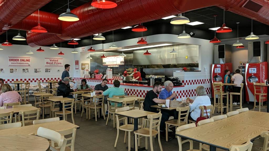 Five Guys | meal takeaway | 1015 E Atlantic St, South Hill, VA 23970, USA | 4345843483 OR +1 434-584-3483