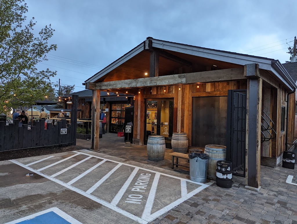 10 Barrel Brewing West Side Bend | restaurant | 1135 NW Galveston Ave, Bend, OR 97701, USA | 5416785228 OR +1 541-678-5228