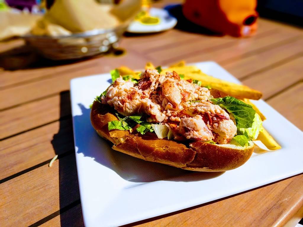 High Tide Restaurant and Bar | restaurant | 5 S Main St, Brewer, ME 04412, USA | 2079893300 OR +1 207-989-3300