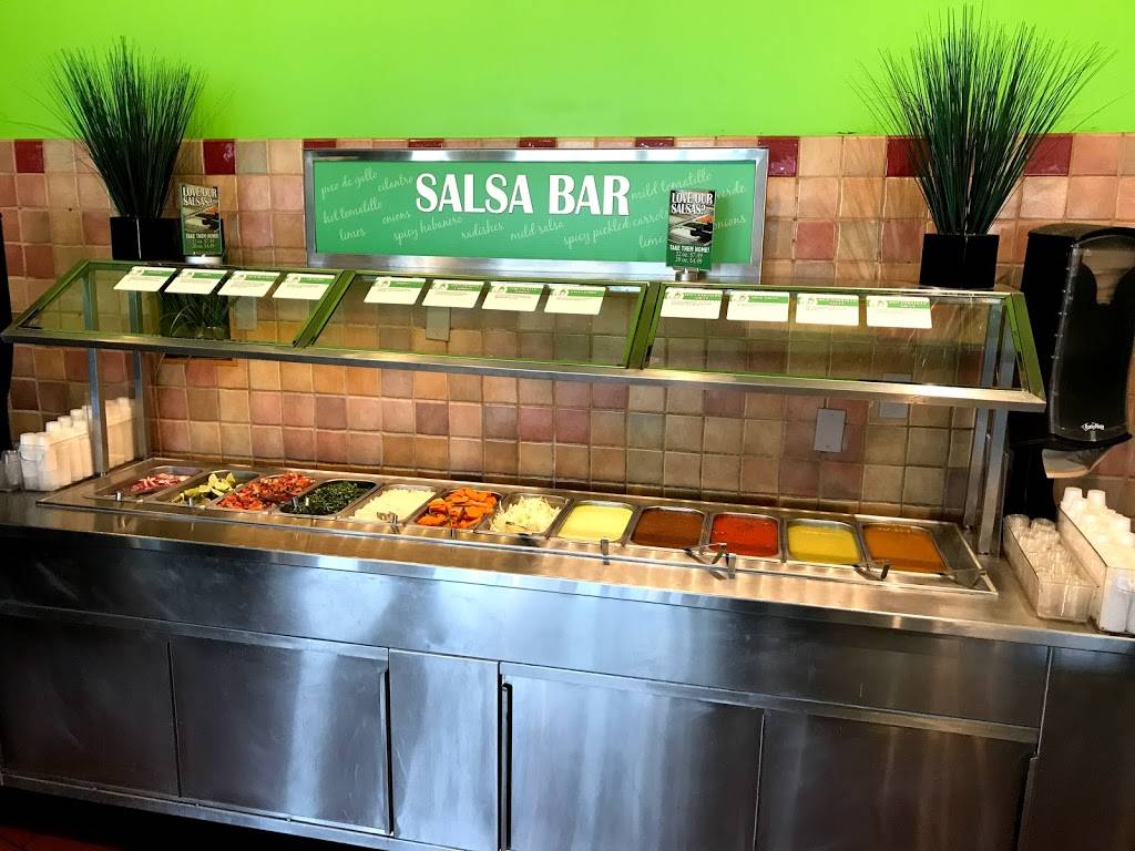 Salsa Verde | restaurant | 2970 US-34, Oswego, IL 60543, USA | 6305510200 OR +1 630-551-0200