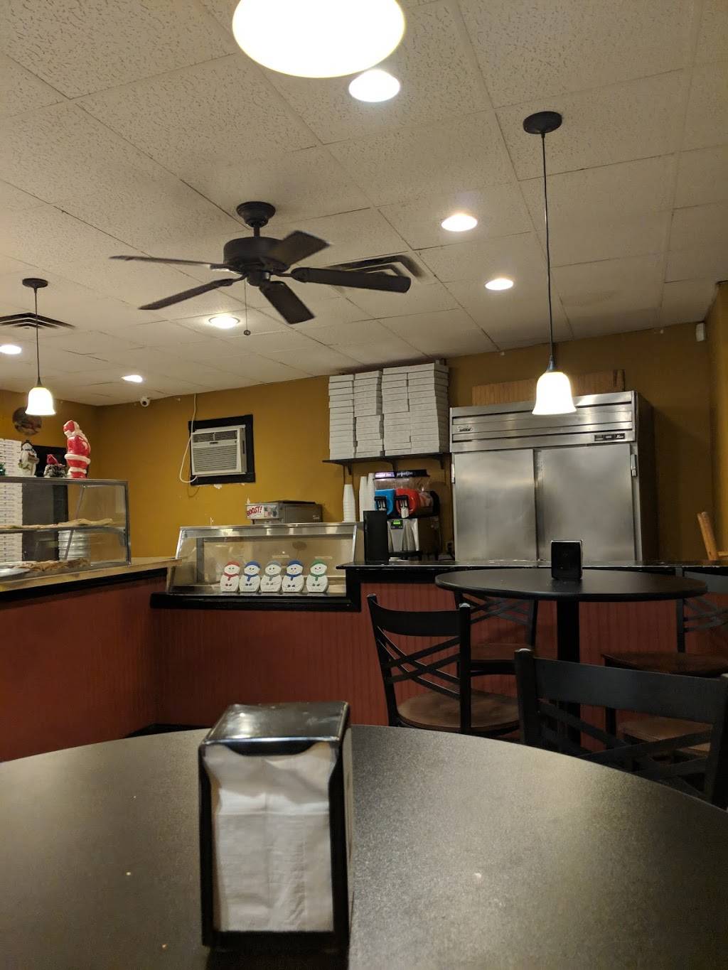 Riccardos Pizza & Restaurant | restaurant | 702 Warren St, Beverly, NJ 08010, USA | 6093865363 OR +1 609-386-5363