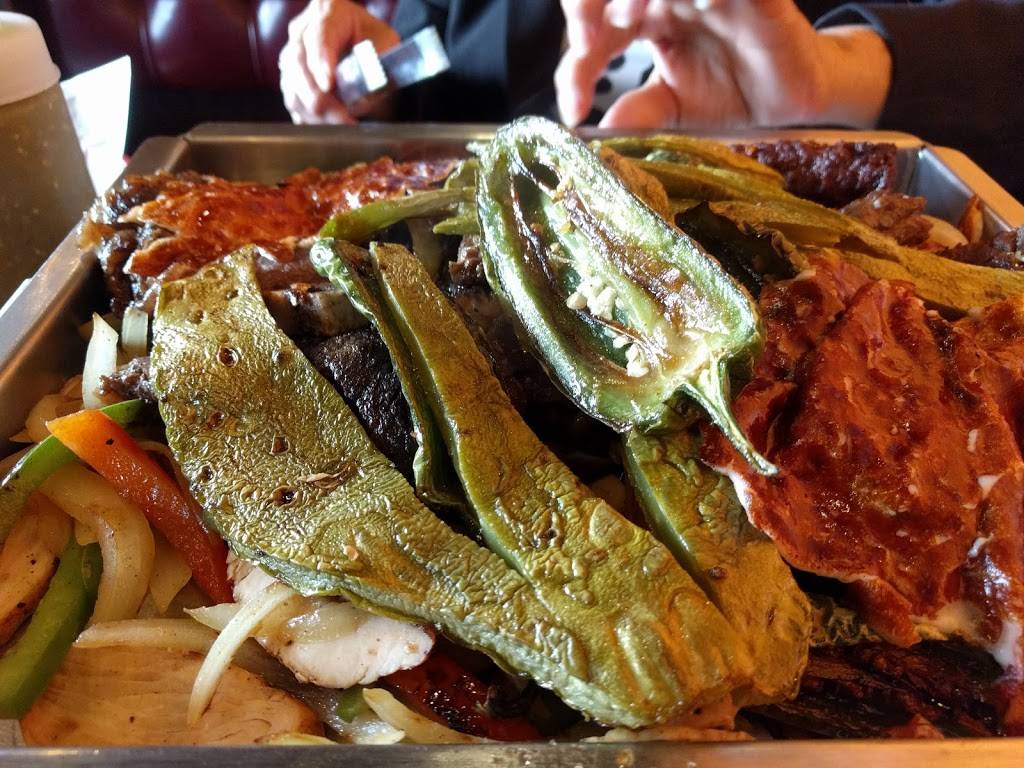 Taqueria Parrilla Azteca | restaurant | 1350 E Chicago St #29, Elgin, IL 60120, USA | 8476222208 OR +1 847-622-2208