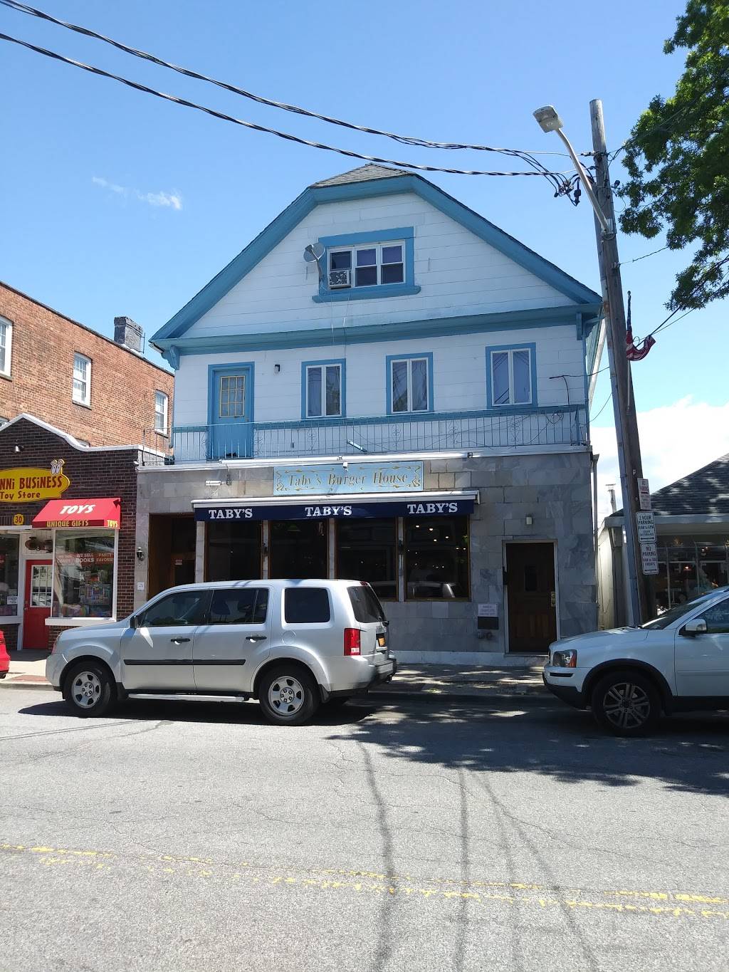 Tabys Burger House | restaurant | 28 Audrey Ave, Oyster Bay, NY 11771, USA | 5166247781 OR +1 516-624-7781