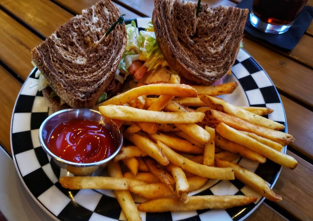 Cap City Fine Diner and Bar | restaurant | 6644 Riverside Dr, Dublin, OH 43017, USA | 6148897865 OR +1 614-889-7865