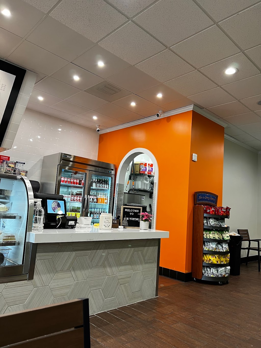 Que Tortas | restaurant | 727 W San Marcos Blvd #104, San Marcos, CA 92078, USA | 7602903465 OR +1 760-290-3465