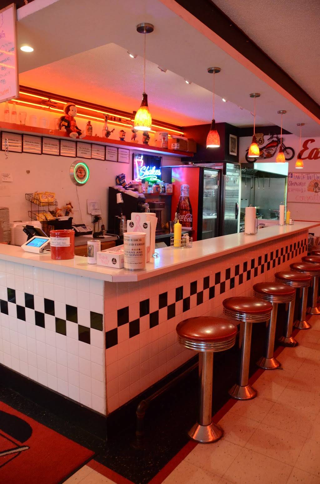 Twisted Burger Grayslake | restaurant | 217 Center St, Grayslake, IL 60030, USA | 8472232388 OR +1 847-223-2388