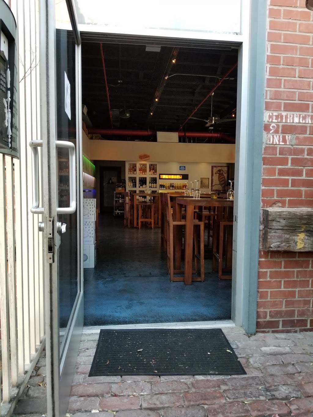 Pour Haus Wine Bar | restaurant | 1820 Industrial St, Los Angeles, CA 90021, USA | 2133270304 OR +1 213-327-0304