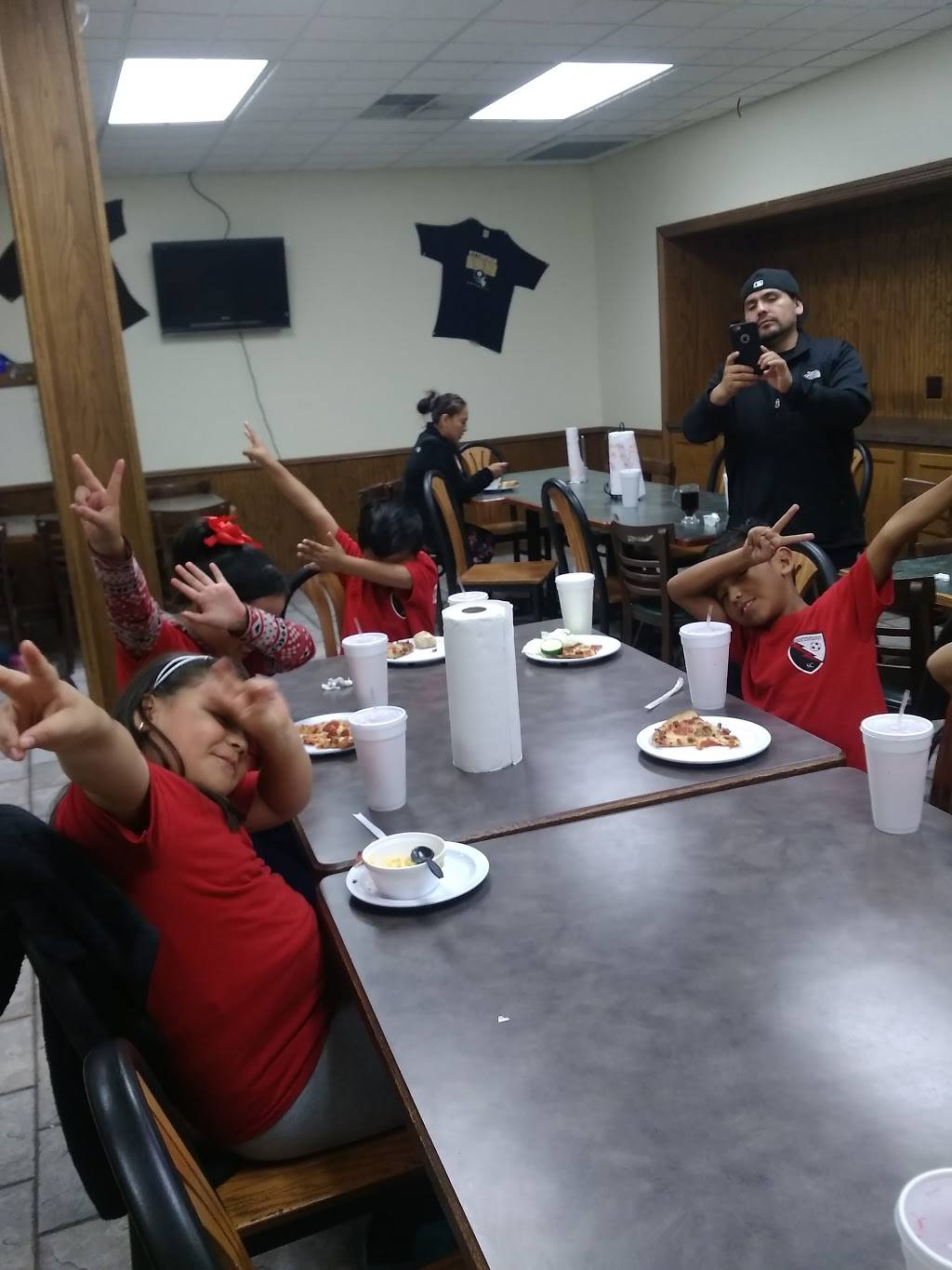 East of Chicago | restaurant | 316 Walton St W, Willard, OH 44890, USA | 4199354008 OR +1 419-935-4008