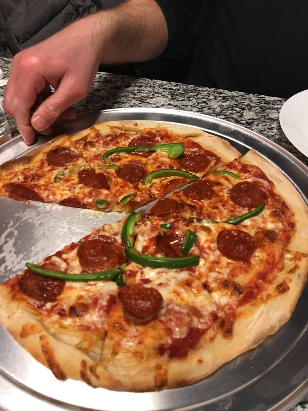 Genos Restaurant | restaurant | 2913 W Bethel Ave, Muncie, IN 47304, USA | 7658968398 OR +1 765-896-8398