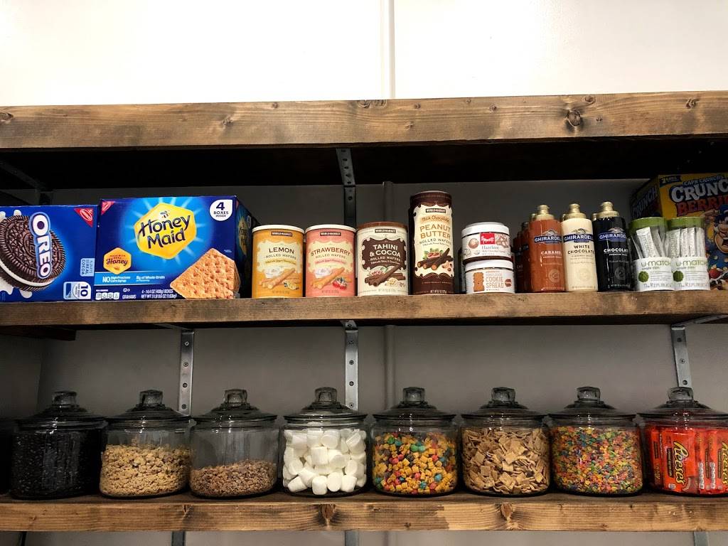 How We Roll Ice Cream | restaurant | 6311, 104 S Church St, Visalia, CA 93291, USA | 5598023277 OR +1 559-802-3277