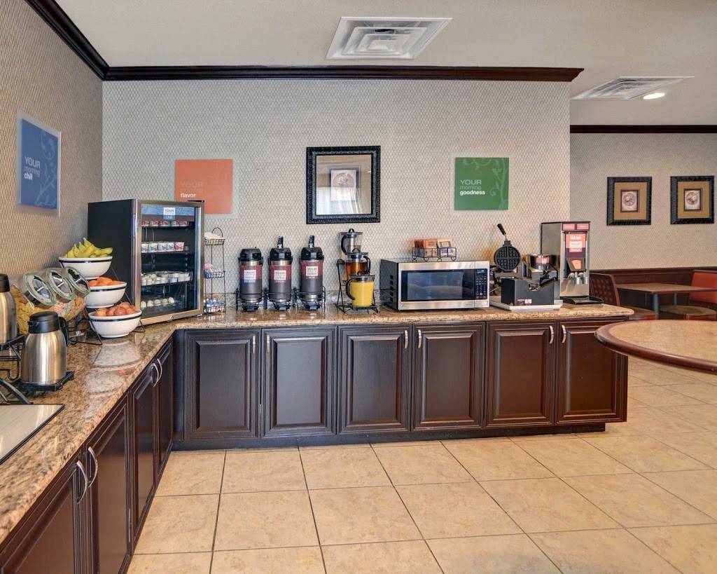 Comfort Inn & Suites Near Lake Lewisville | restaurant | 8111 S. I-35, South Corinth Street, Corinth, TX 76210, USA | 9404976300 OR +1 940-497-6300